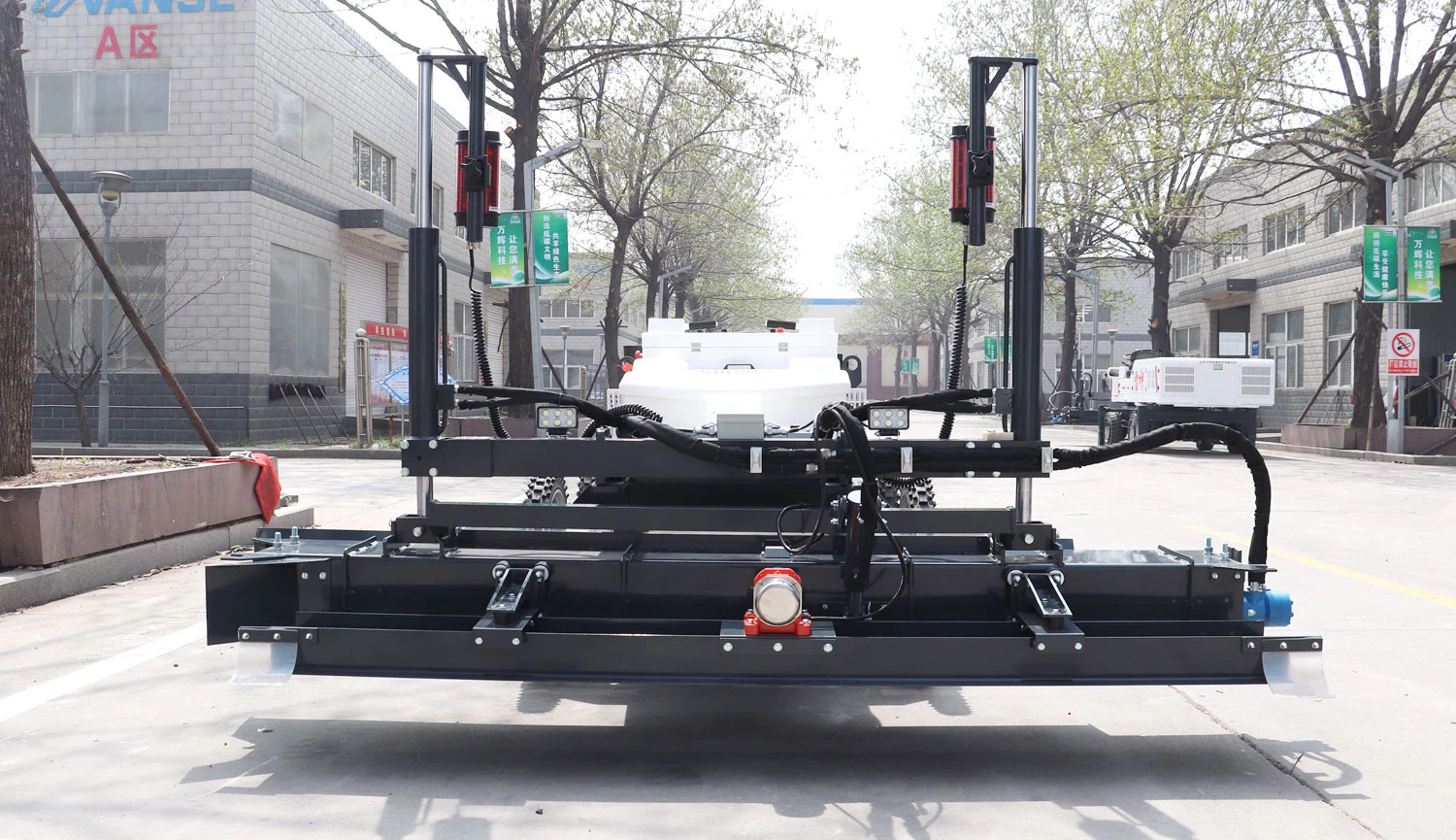 automatic concrete leveling machine